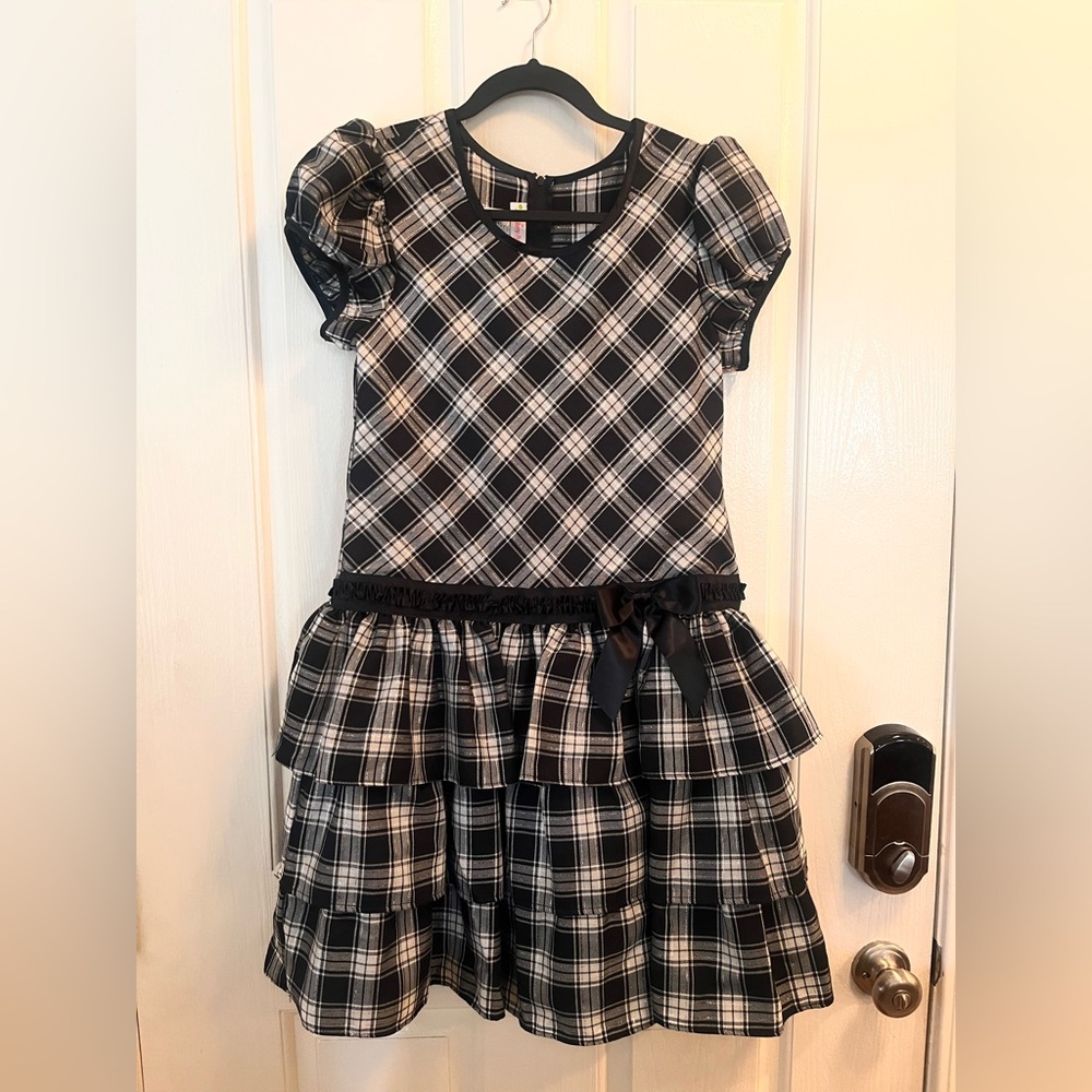 Ashley Anne Black/White Dress